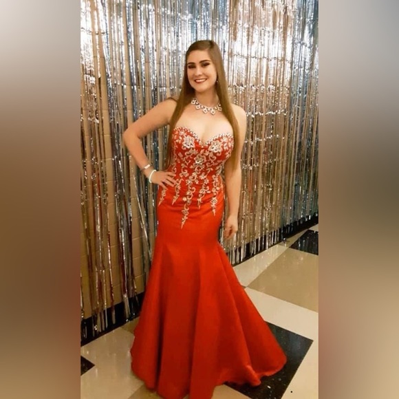 Meet your Posher, Katie - Picture 12 of 14